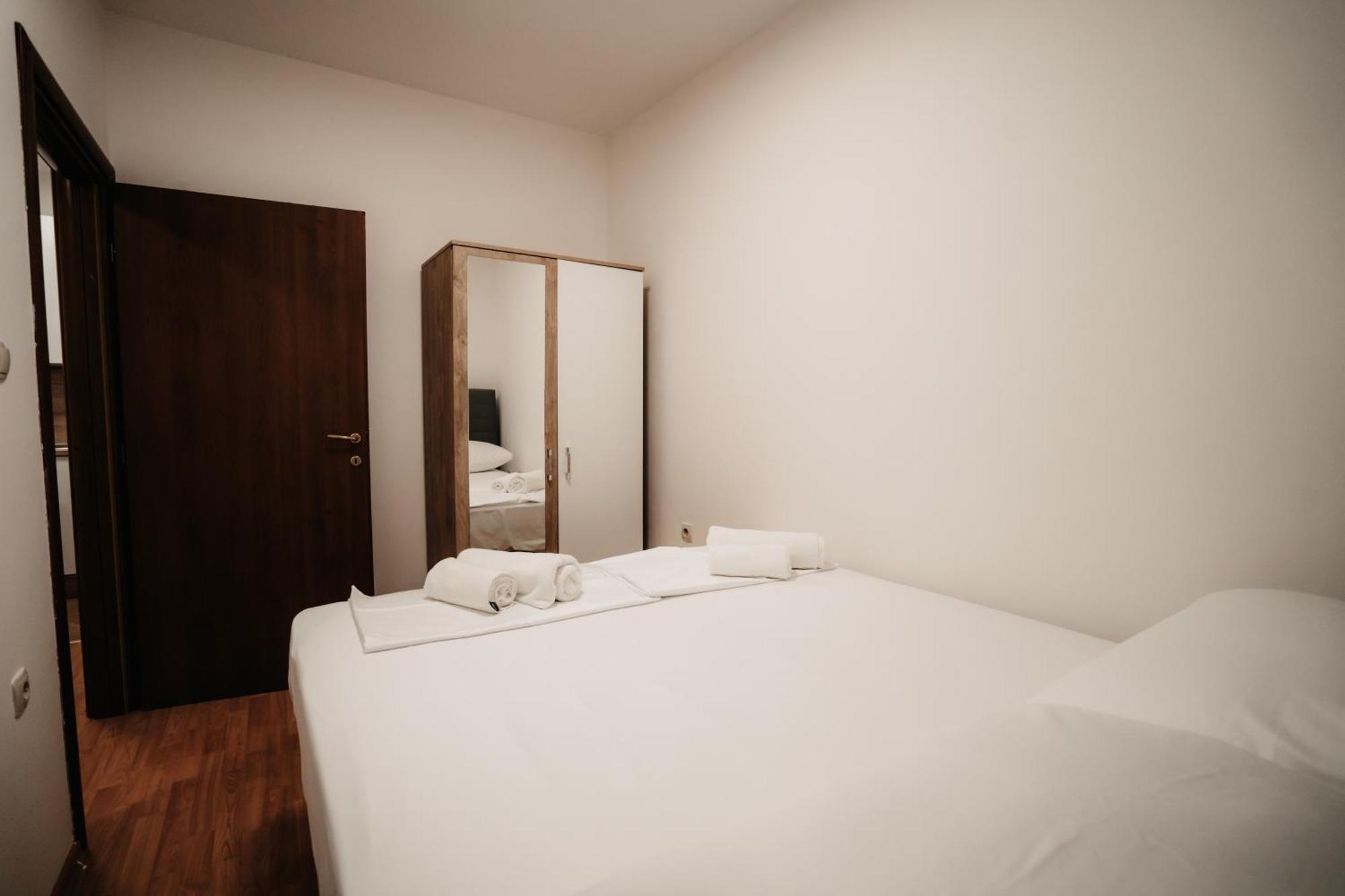 Riverside Apartments Mostar Esterno foto