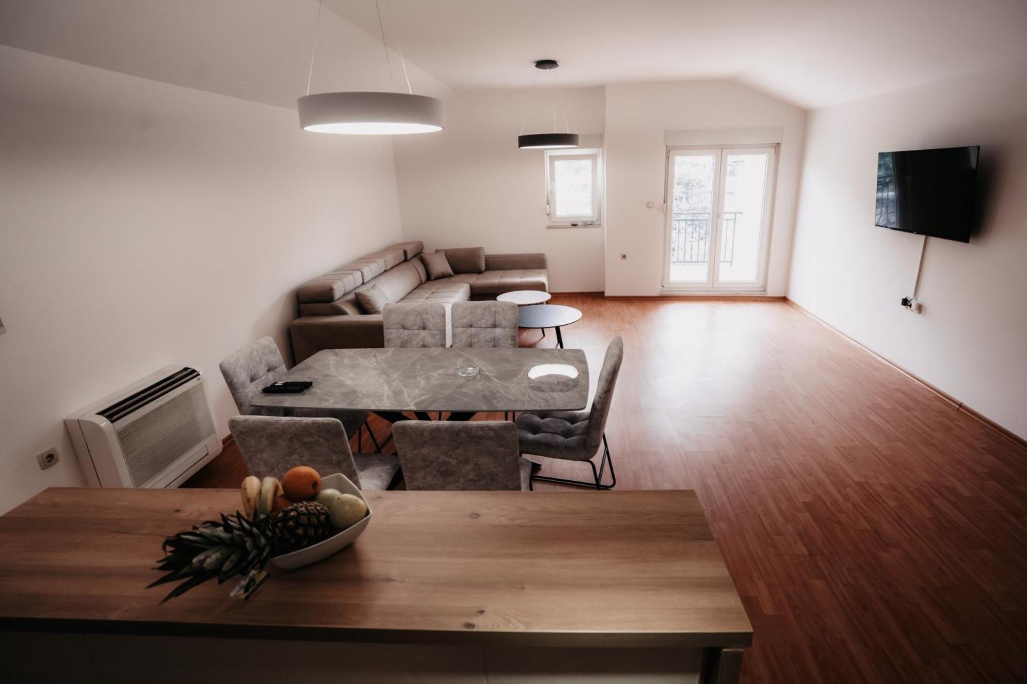 Riverside Apartments Mostar Esterno foto